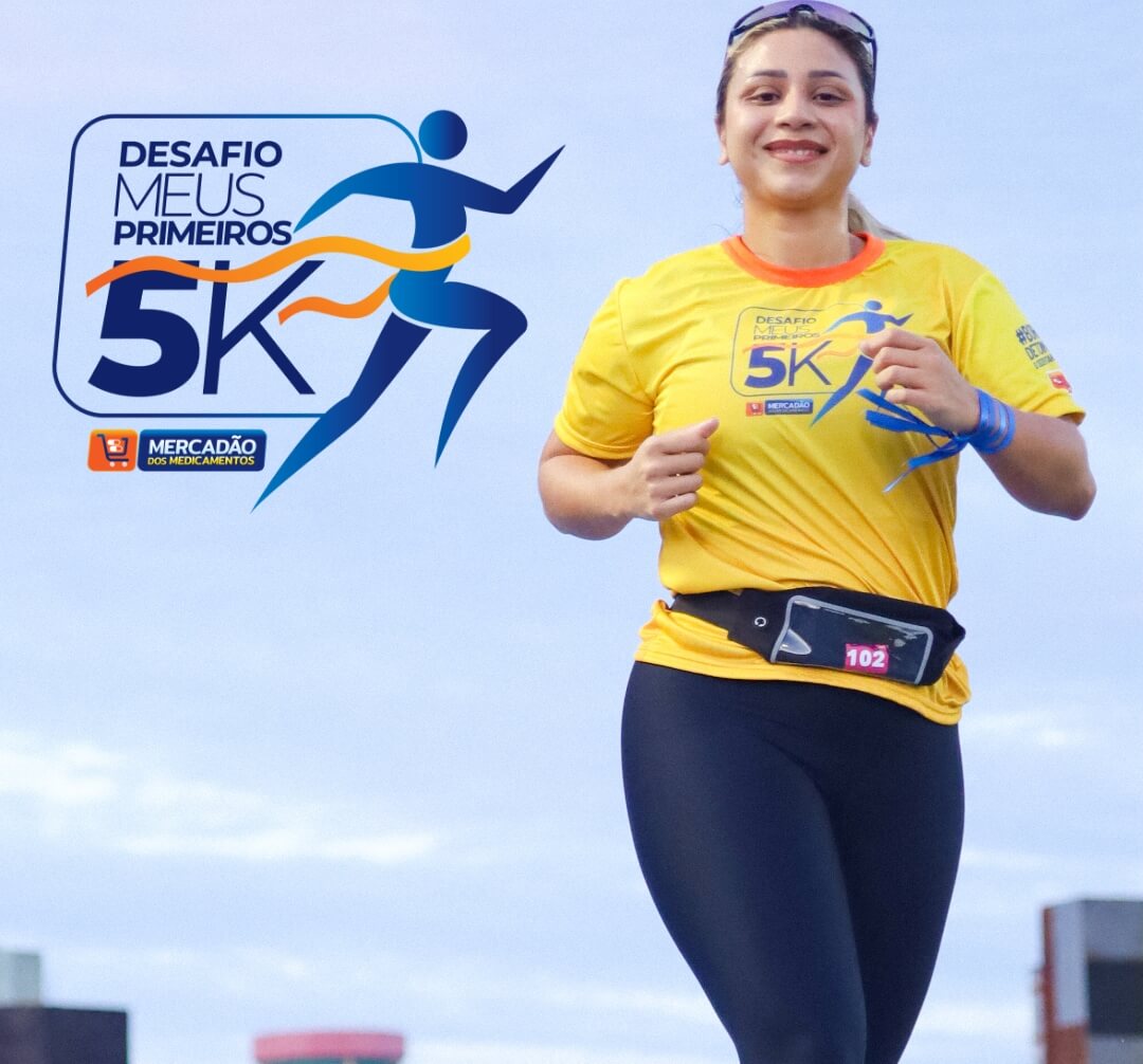 #bora detonar o sedentarismo - mulher sorrindo e correndo no primeiro desafio 5km
